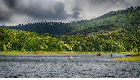 Idduki Tourism is known for big beaches and bungalows. Take a stroll at the beach coast. 